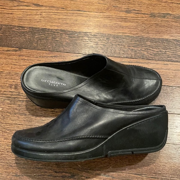 Liz Claiborne Shoes - Liz Claiborne Flex comfy black leather slip-on shoes